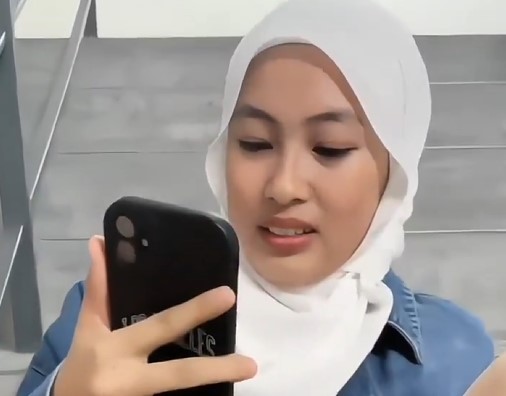 Mahasiswi Cantik Abg Berhijab Dirayu Pacar Bolos Kuliah Buat Dibikin Enak Di Tangga Darurat Gedung Fakultas